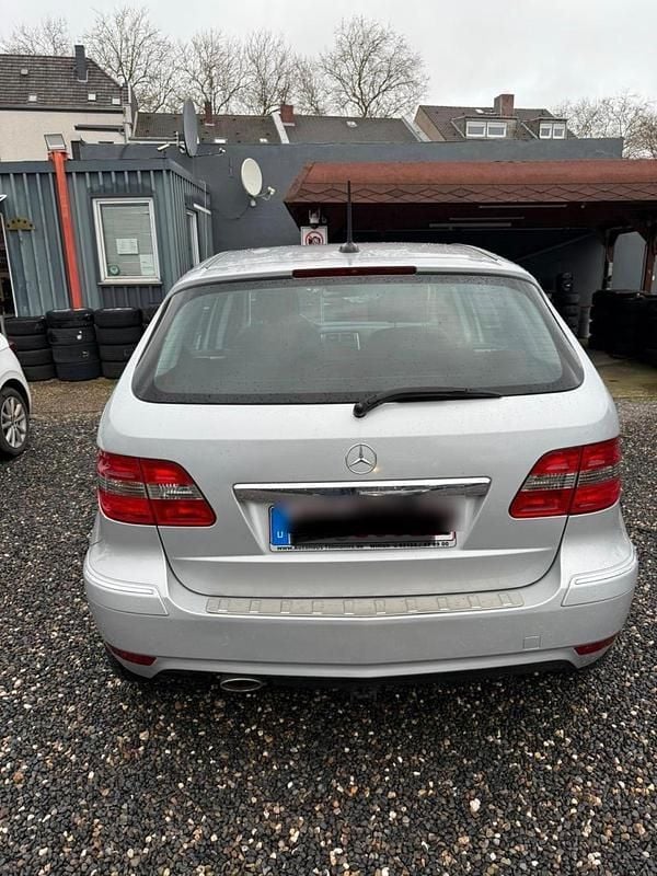 Gebraucht Mercedes B200 136 PS (100 kW) 2009 Grau Van / Kleinbus