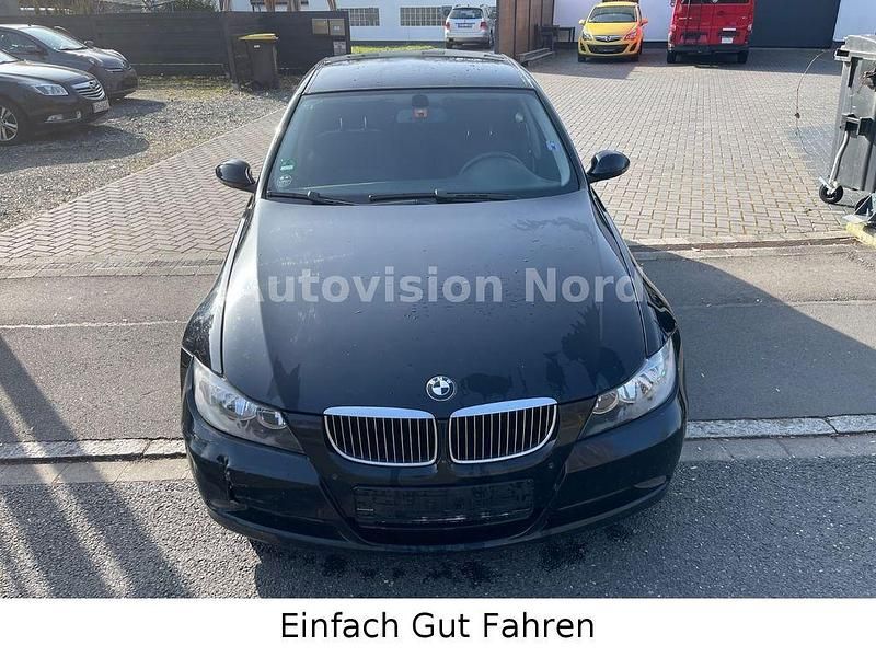 Gebraucht BMW 325 Sport Line 218 PS (160 kW) 2007 Schwarz Limousine