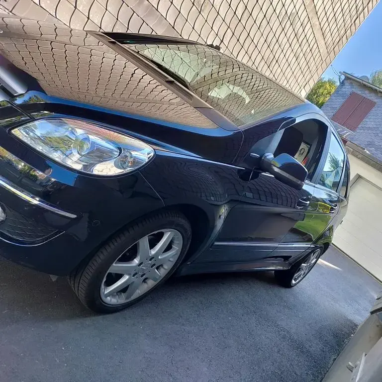 Gebraucht Mercedes B180 116 PS (85 kW) 2011 Schwarz Kleinwagen