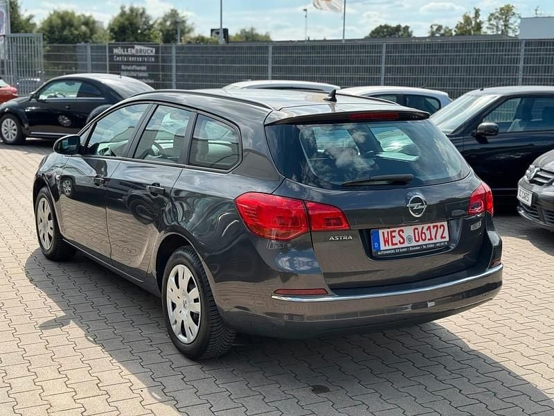 Gebraucht Opel Astra 116 PS (85 kW) 2016 Grau Kombi
