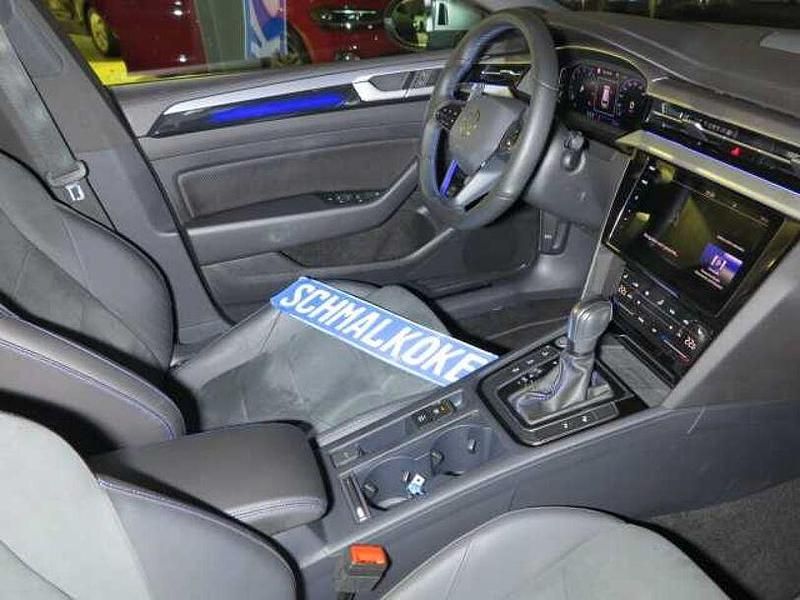 Gebraucht VW Arteon R 320 PS (235 kW) 2023 Deep black pearlescent (metallic) Kombi