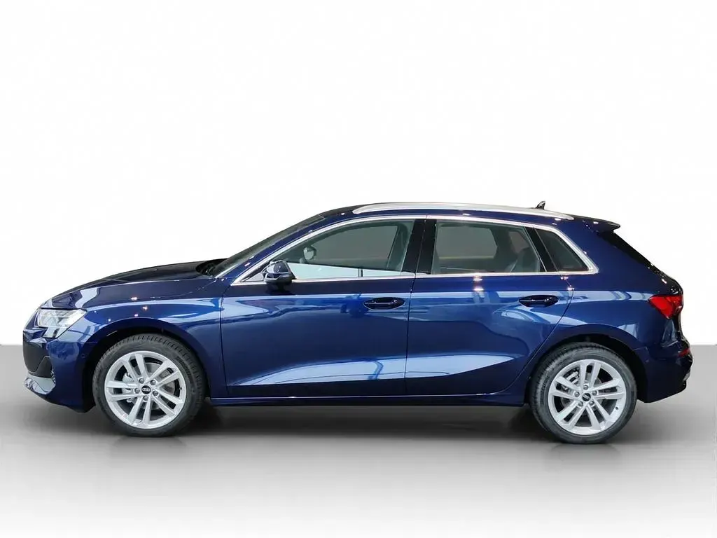 Gebraucht Audi A3 Sport 116 PS (85 kW) 2026 Navarrablau metallic Limousine