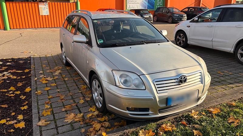 Grau Gebraucht 2006 Toyota Avensis Kombi | 2.500 € (Fairer Preis) - Bild 1/4