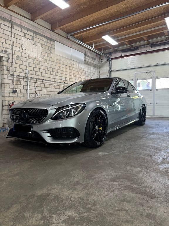 Grau Gebraucht 2016 Mercedes C43 AMG AMG Limousine | 28.999 € (Fairer Preis) - Bild 1/4