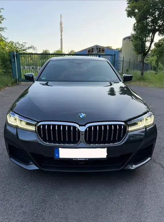 Gebraucht BMW 530 M Sport 286 PS (210 kW) 2021 Grau Limousine