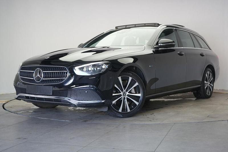Gebraucht Mercedes E300 Avantgarde 194 PS (142 kW) 2021 Schwarz Limousine
