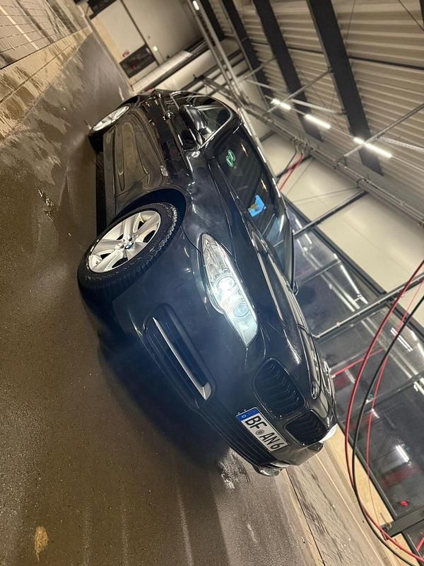 Gebraucht BMW 518 160 PS (117 kW) 2014 Schwarz Limousine