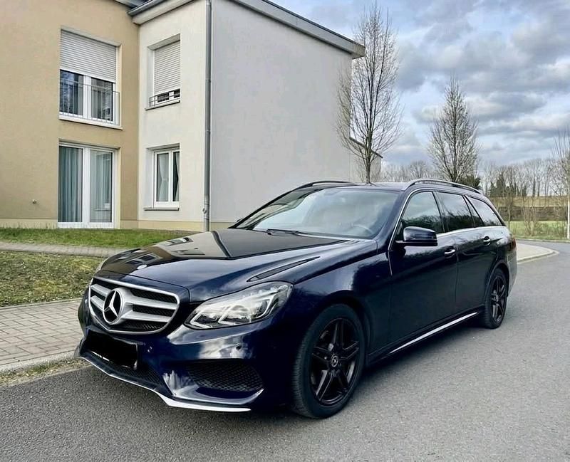 Gebraucht Mercedes E250 204 PS (150 kW) 2013 Blau Kombi