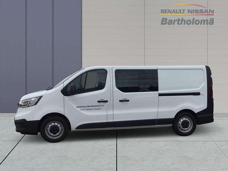 Gebraucht Renault Trafic Komfort 150 PS (110 kW) 2023 Gletscherweiss Van / Kleinbus