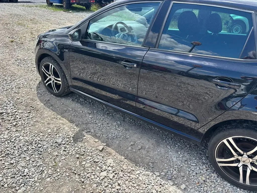 Gebraucht VW Polo LOUNGE 90 PS (66 kW) 2016 Schwarz Limousine