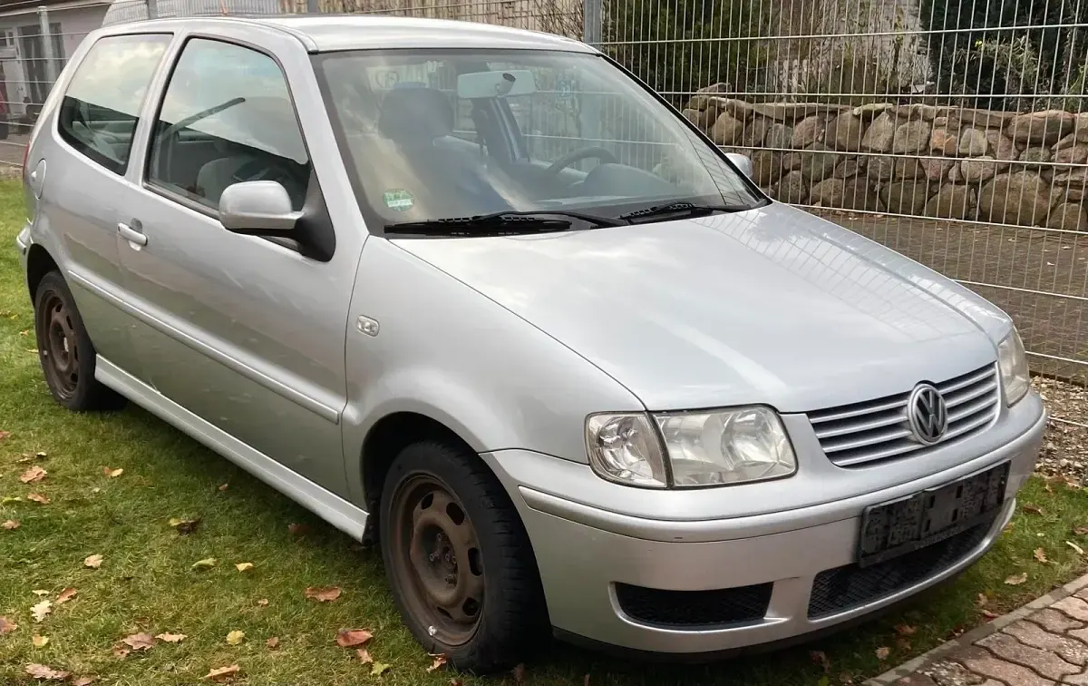 Occasion VW Polo 75 ch (55 kW) 2000 Argent Citadine