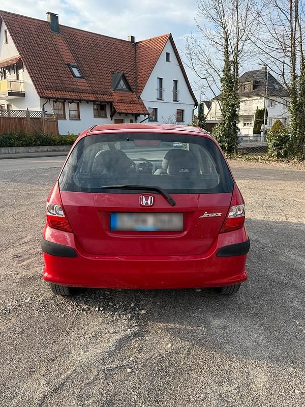 Gebraucht Honda Jazz 78 PS (57 kW) 2005 Rot Kleinwagen