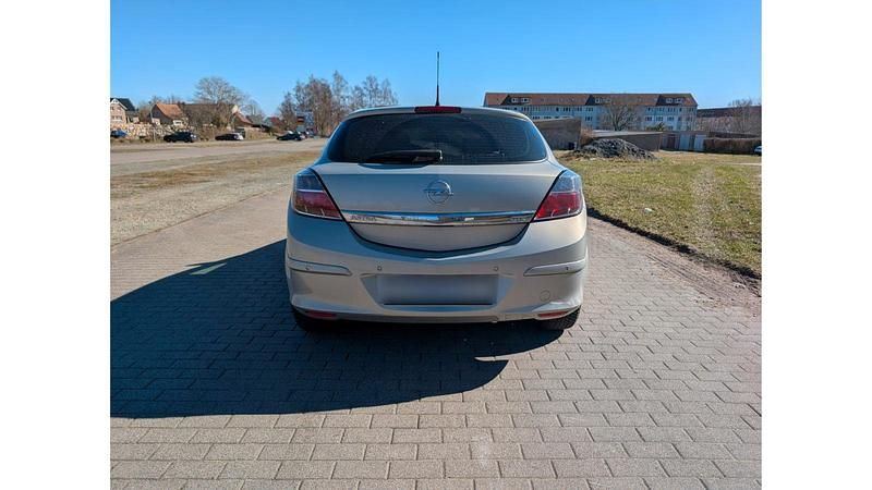Gebraucht Opel Astra GTC 101 PS (74 kW) 2007 Coupé