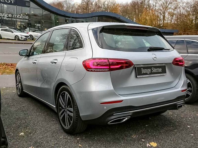 Gebraucht Mercedes B200 Progressive 222 PS (163 kW) 2022 Iridiumsilber metallic Kleinwagen