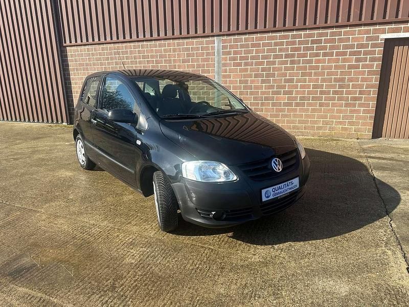 Gebraucht VW Fox Basis 54 PS (39 kW) 2010 Schwarz Kleinwagen