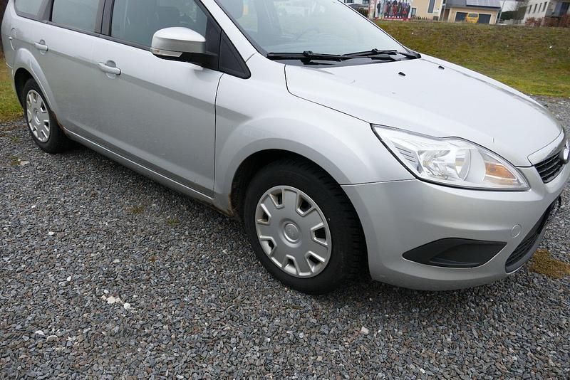 Gebraucht Ford Focus 101 PS (74 kW) 2008 Silber Kombi