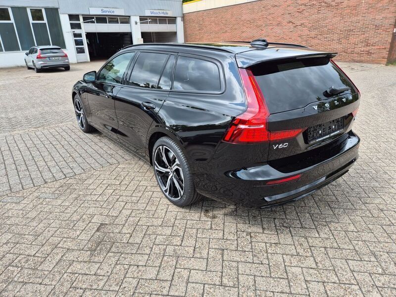Gebraucht Volvo V60 Plus 455 PS (334 kW) 2025 Schwarz Kombi