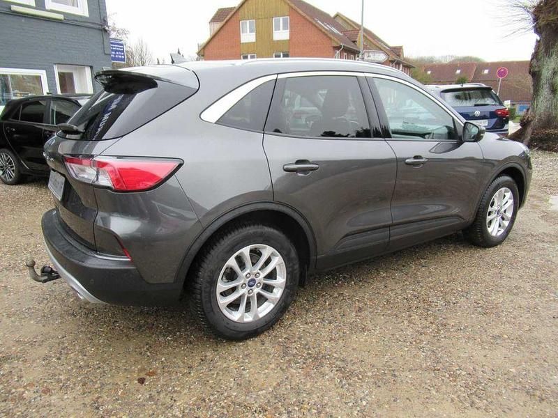 Gebraucht Ford Kuga Titanium 150 PS (110 kW) 2020 Grau SUV