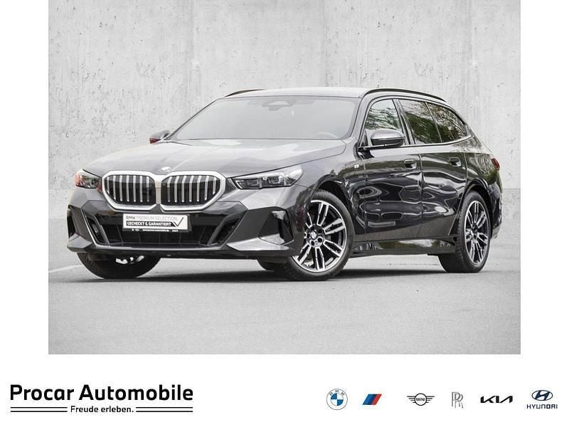 Grau Gebraucht 2024 BMW 520 M Sport Kombi | 53.890 € (Superpreis) - Bild 1/4