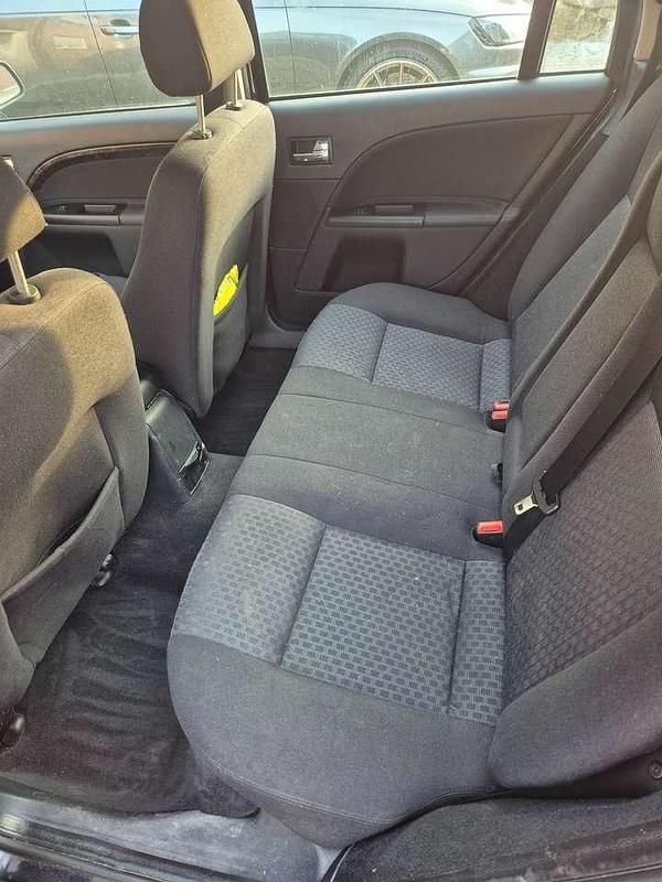 Gebraucht Ford Mondeo Ambiente 125 PS (91 kW) 2006 Schwarz Kombi