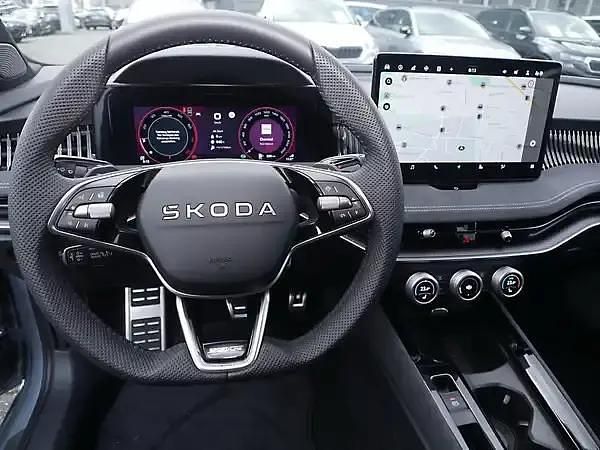 Neu Skoda Superb 265 PS (194 kW) 2026 Aluminiumsilber Kombi