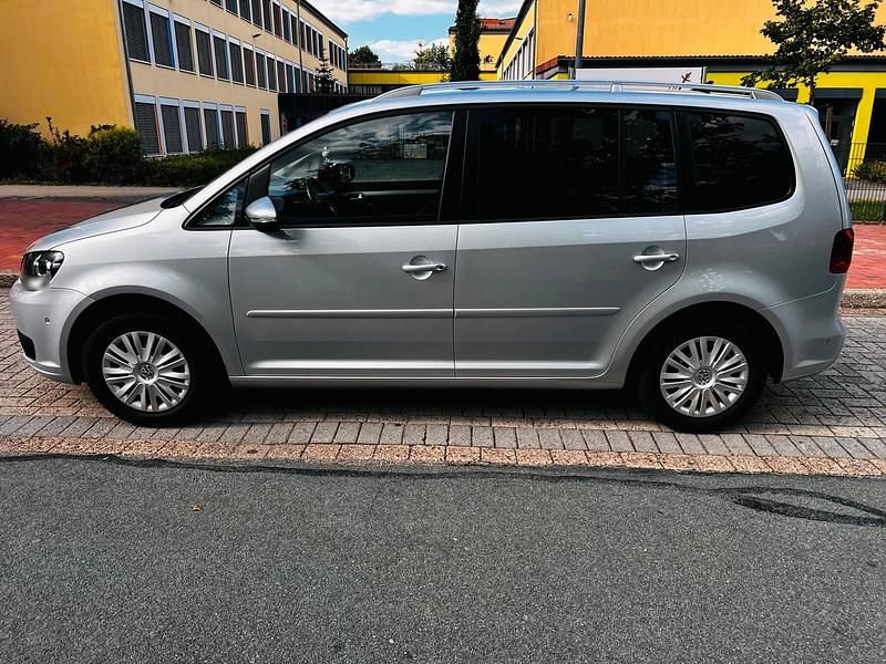 Gebraucht VW Touran 105 PS (77 kW) 2015 Silber Van / Kleinbus