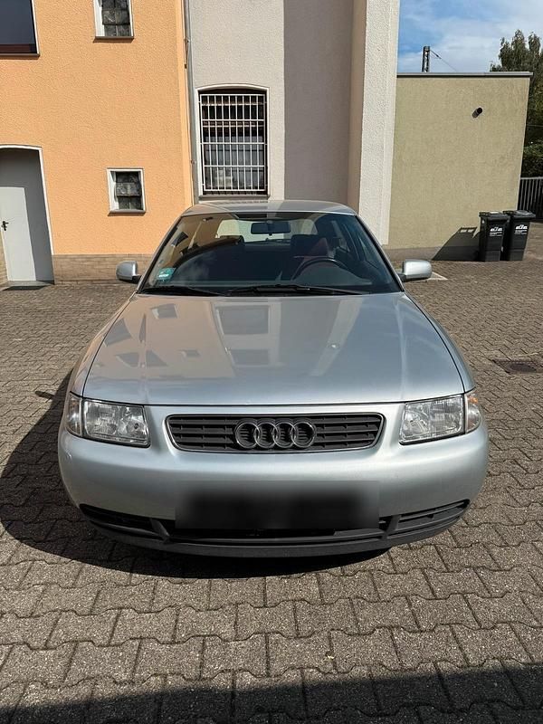 Silber Gebraucht 1999 Audi A3 Kleinwagen | 1.300 € (Guter Preis) - Bild 1/4