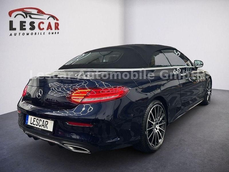 Gebraucht Mercedes C300 AMG 258 PS (189 kW) 2019 Blau Cabrio