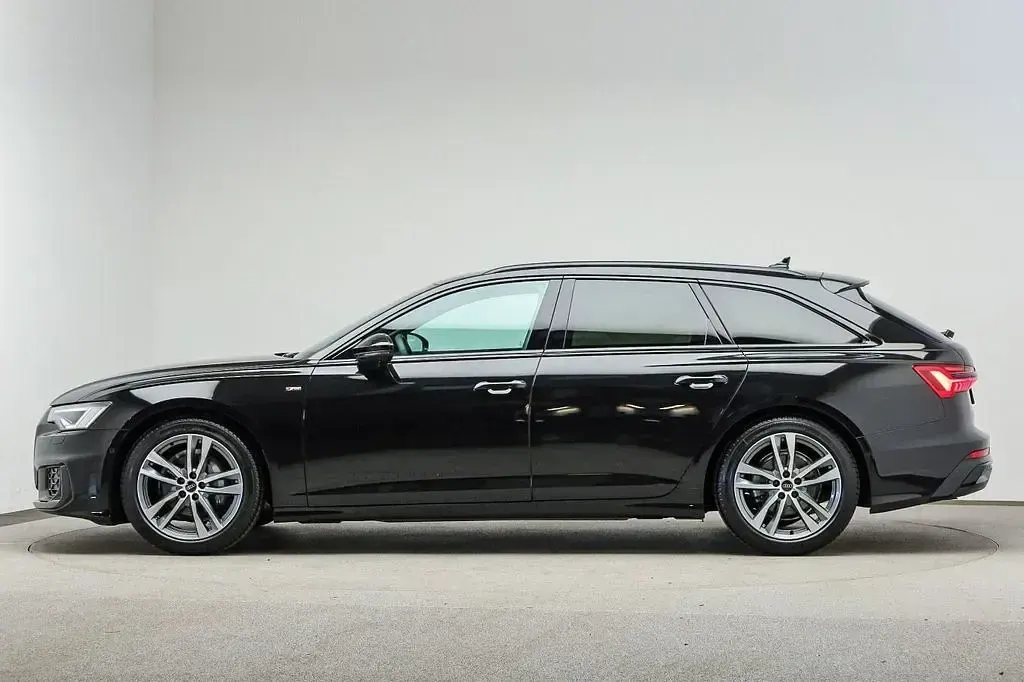 Gebraucht Audi A6 Design 204 PS (150 kW) 2025 Mythosschwarz metallic Kombi