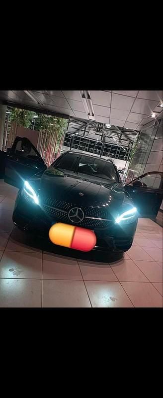 Schwarz Gebraucht 2020 Mercedes C300e AMG line Plus Kombi | 26.750 € - Bild 1/4