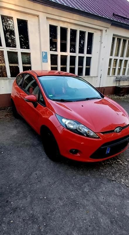 Gebraucht Ford Fiesta Trend 82 PS (60 kW) 2009 Rot Kleinwagen