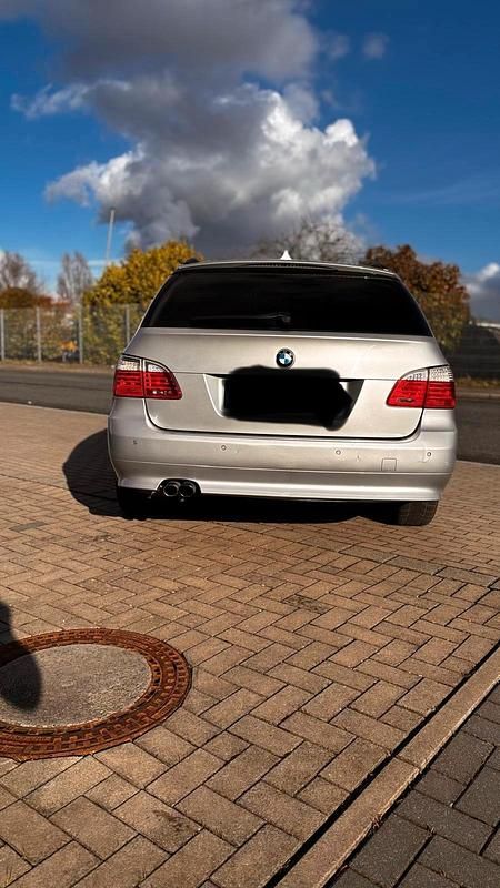 Gebraucht BMW 525 197 PS (144 kW) 2009 Grau Kombi