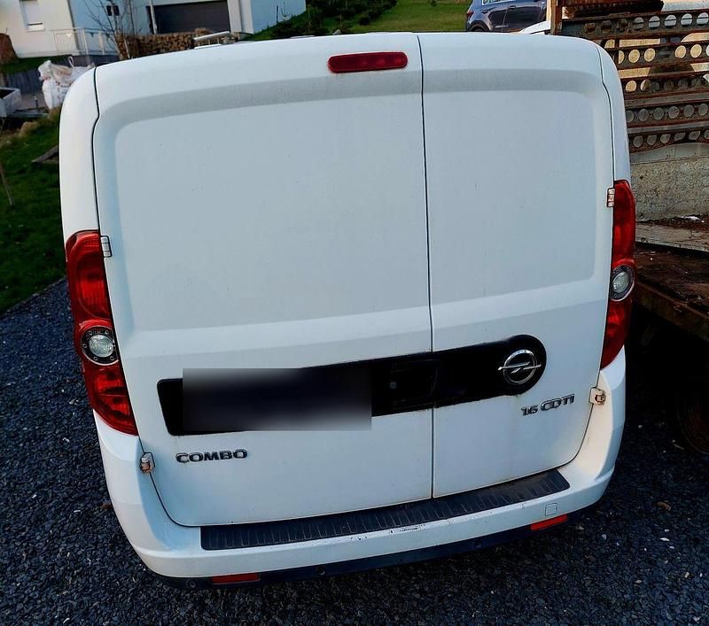 Gebraucht Opel Combo Edition 120 PS (88 kW) 2013 Schwarz Van / Kleinbus