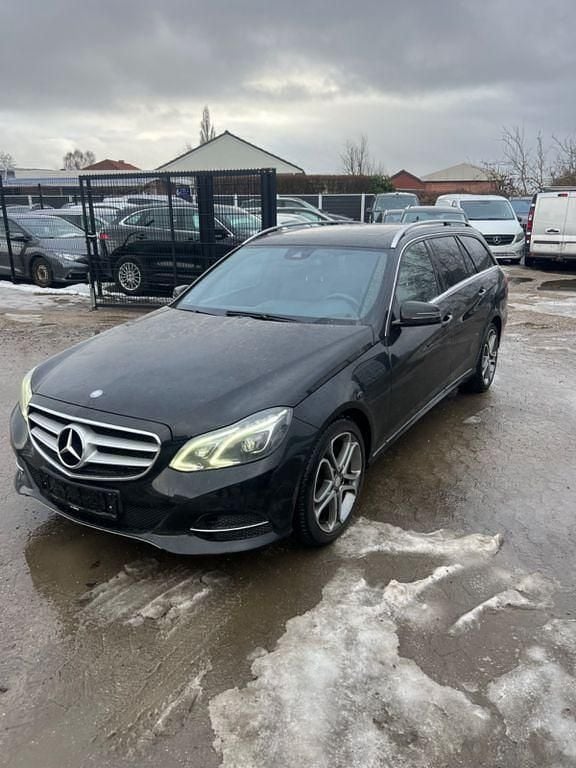 Gebraucht Mercedes E250 204 PS (150 kW) 2014 Schwarz Limousine