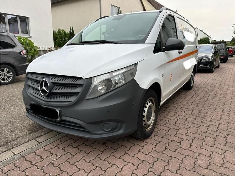 Weiß Gebraucht 2015 Mercedes Vito Van / Kleinbus | 7.500 € - Bild 1/4