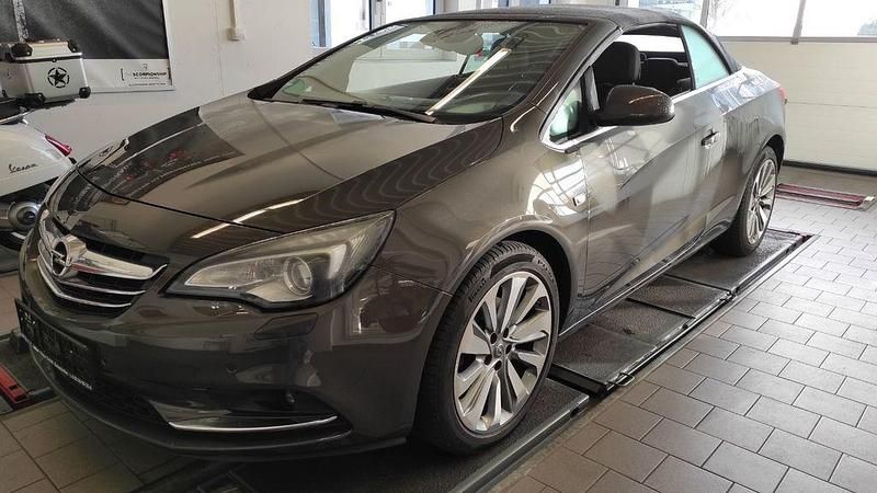 Grau Gebraucht 2016 Opel Cascada Innovation Cabrio | 14.850 € (Etwas zu teuer) - Bild 1/4