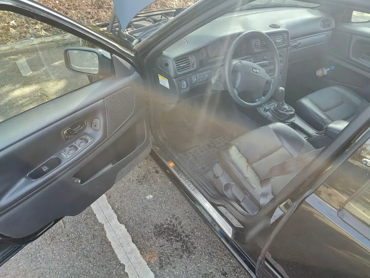 Gebraucht Volvo V70 144 PS (105 kW) 1998 Schwarz Kombi