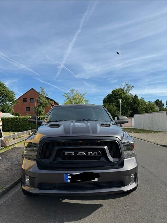 Schwarz Gebraucht 2015 Dodge Ram Abholung | 29.990 € (Superpreis) - Bild 1/4