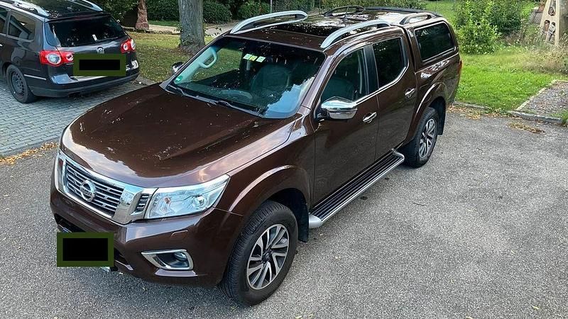 Gebraucht Nissan Navara Tekna 190 PS (139 kW) 2017 Braun Pickup