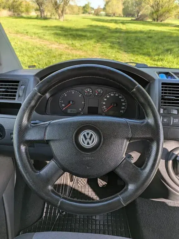 Używany VW T5 131 KM (96 kW) 2009 Czarny Van