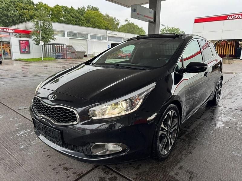Schwarz Gebraucht 2013 Kia Ceed Platinum Edition Abholung | 4.300 € (Guter Preis) - Bild 1/4