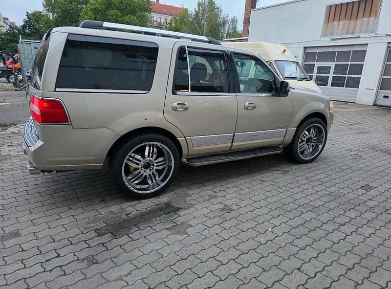Beige Gebraucht 2007 Lincoln Navigator SUV | 10.500 € (Superpreis) - Bild 1/4