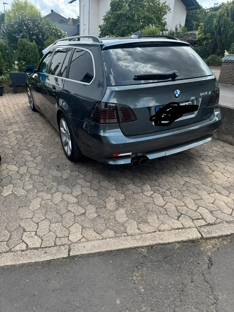 Gebraucht BMW 545 333 PS (244 kW) 2005 Grau Kombi