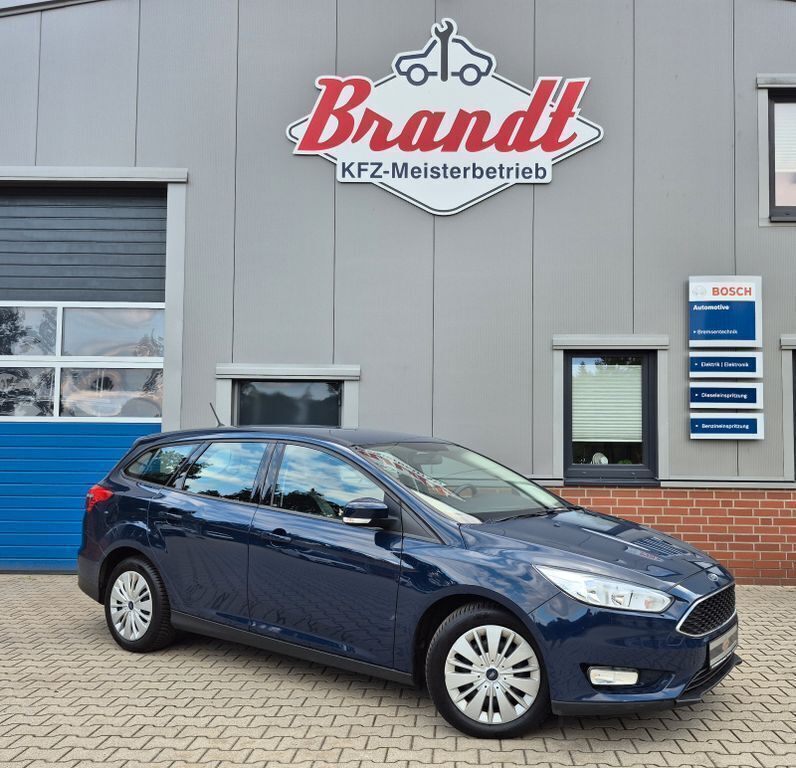 Blau Gebraucht 2017 Ford Focus Business Edition Limousine | 6.850 € (Fairer Preis) - Bild 1/1