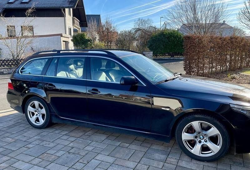 Gebraucht BMW 525 197 PS (144 kW) 2008 Schwarz Kombi