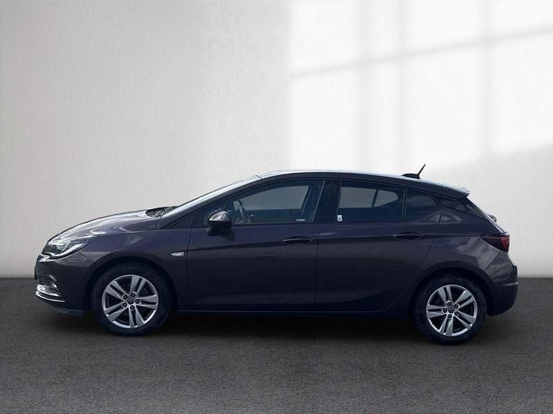Usata Opel Astra Active 125 CV (91 kW) 2017 Marrone Berlina