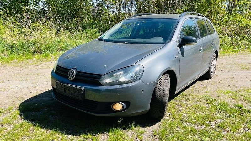 Gebraucht VW Golf VI Match 105 PS (77 kW) 2013 Grau Kleinwagen