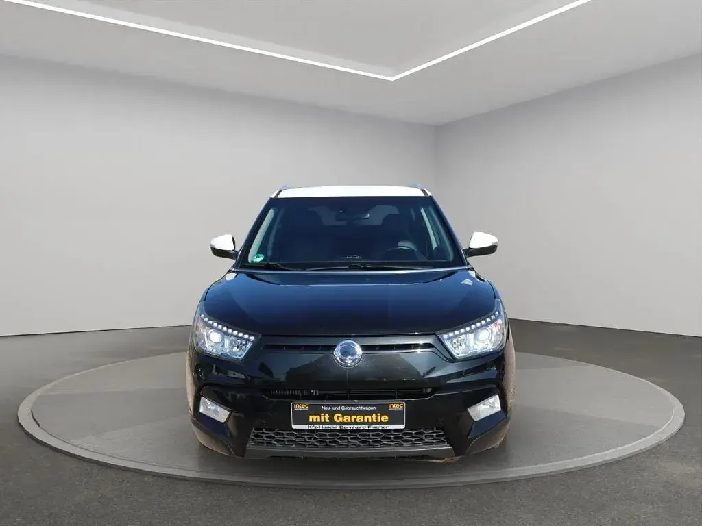 Usata SsangYong Tivoli 116 CV (85 kW) 2015 Nero SUV