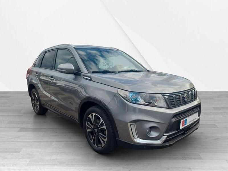 Galactic gray (metallic) Gebraucht 2020 Suzuki Vitara Comfort SUV | 23.900 € (Etwas zu teuer) - Bild 1/4