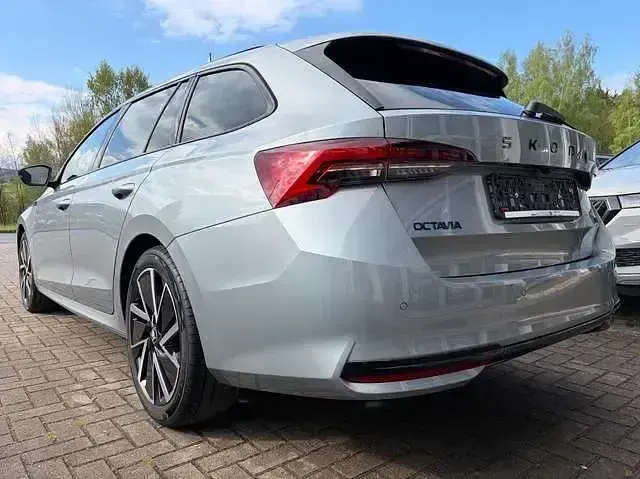 Neu Skoda Octavia SportLine 204 PS (150 kW) 2026 Smokey diamondsilber metallic Kombi